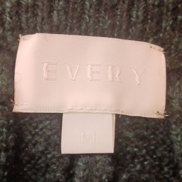 EVERY hunter green  High waisted knit sweater shorts (M) - Picture 6 of 8